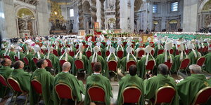 Bischöfe sitzen in Rom nach Abschluss der Familiensynode