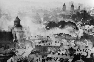 Historische Ansicht de rStadt Vilnius mit Schnee.