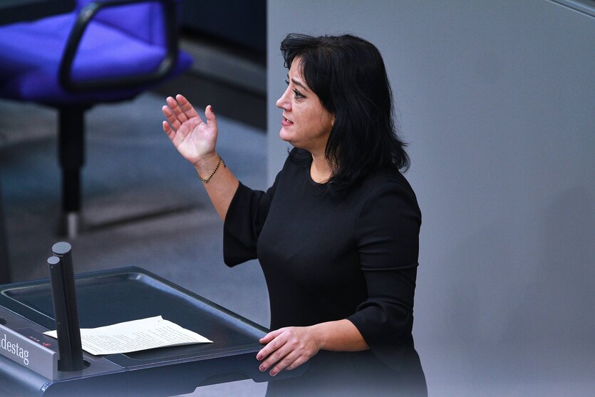 Gökay Akbulut spricht im Deutschen Bundestag