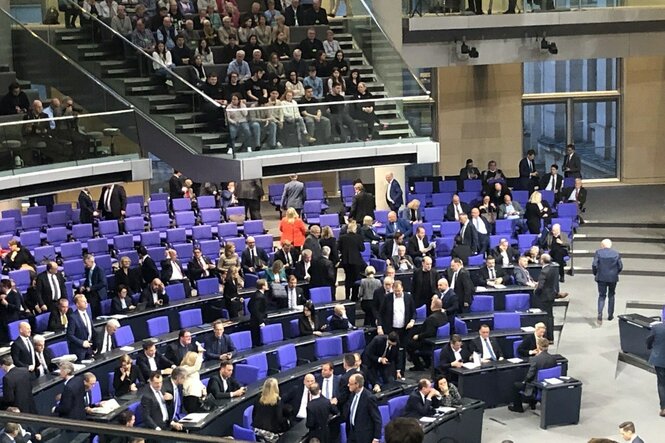 Menchen im Bundestag