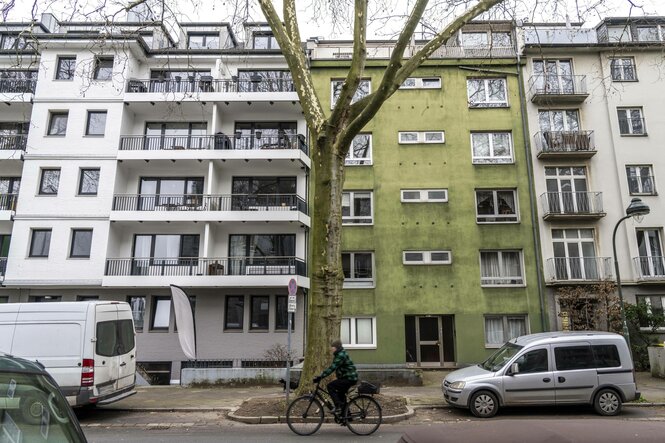 Häuserfassaden in einem Wohngebiet in Düsseldorf