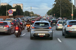 Viel Verkehr auf einer Autobahn