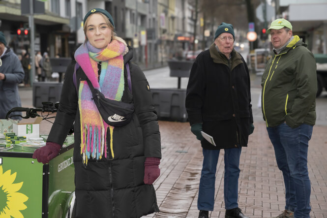 Am Wahlkampfstand mit Nyke Slawik.