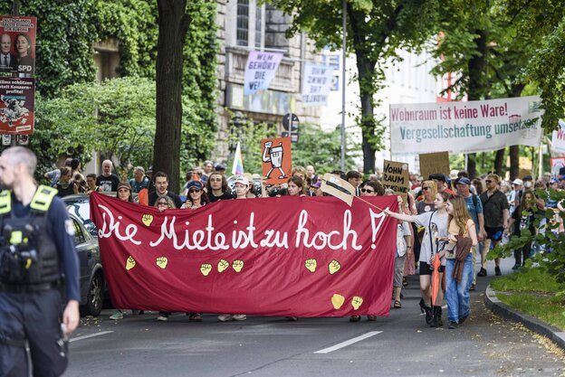 Demonstration gegen Mietenwahnsinn, Verdrängung und Wohnungsnot in Berlin. Am 01.06.2024 rief das Bündnis gegen Verdrängung und Mietenwahnsinn zu einer Großdemonstration in Berlin auf. Unter dem Motto 