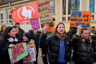 Demonstrierende Schülerinnen