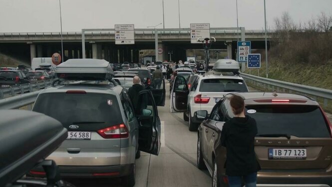 stau auf einer autobahn