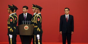 China Premier Xi Jiniping (li.) bei einer Zeremonie