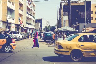 Strassenszene in Senegals Hauptstadt dakar