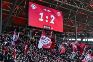 Anzeigentafel von RB Leipzig bei der Heimniederlage gegen FSV Mainz