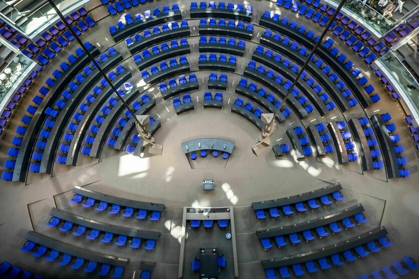 Blick in den Plenarsaal im Bundestag vor Beginn der Fraktionssitzung im Bundestag