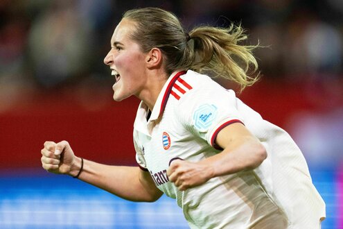 Sydney Lohman von Bayern München jubelt