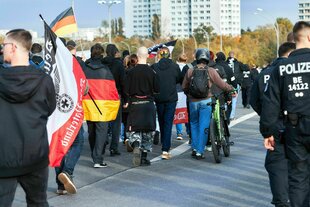 Rechtsextreme Demonstranten in Berlin-Marzahn