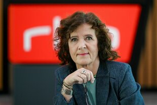 Eine Frau , Katrin Günther, schaut freundlich in die Kamera