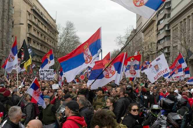 Massendemo in Serbien