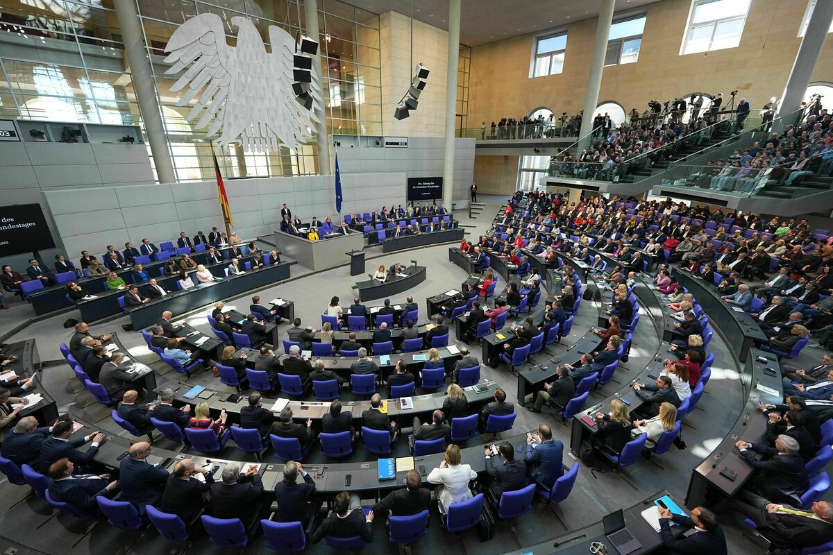 ++ Bundestagssitzung zum Finanzpaket ++: Schuldenpaket ist beschlossene Sache