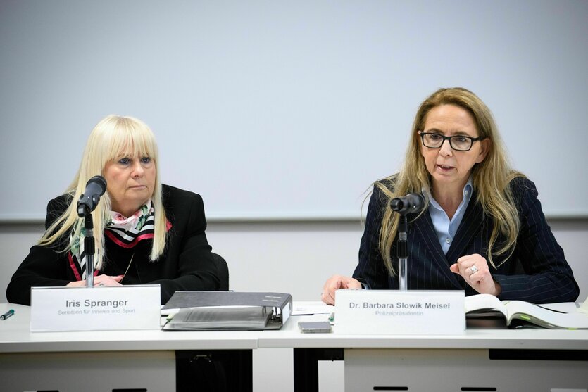 Innensenatorin Iris Spranger und Polizeipräsidentin Barbara Slowik Meisel stellen bei einer Pressekonferenz die Berliner Kriminalstatistik 2024 vor.