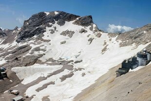 Blick auf die Reste eines Gletschers.