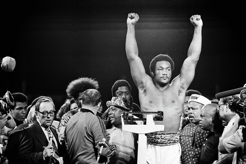 Historische aufnahem des Boxers George Foreman.