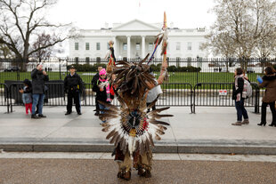 Indigener Protest vor dem Weißen Haus.