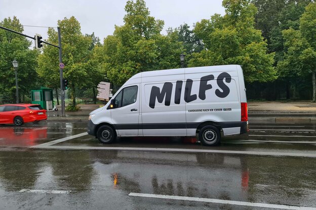Ein Mietwagen der Firma MILES in Berlin