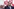 Serbenführer Dodik vor einer Fahne der Teilrepublik Srpska