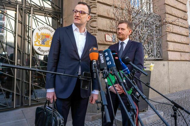 Jens Spahn, CDU-Vizevorsitzender (l), neben Michael Kretschmer (CDU), Ministerpräsident von Sachsen