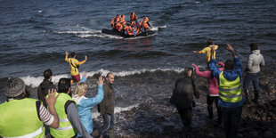 Flüchtlingsboot vor Lesbos