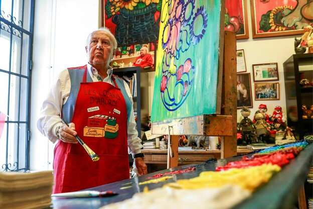 Der Künstler Zurab Zereteli in seinem Atelier