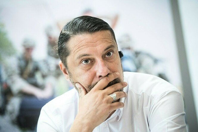 Der türkische Journalist Erk Acarer
