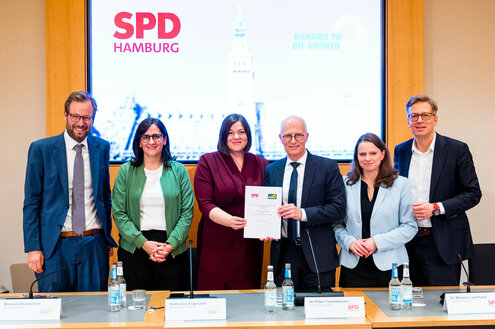 SPD- und Grünen-Spitzen präsentieren den Koalitionsvertrag