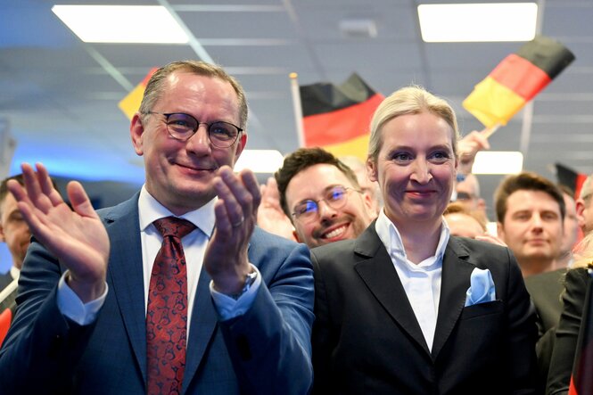 Tino Chrupalla und Alice Weidel auf der Wahlparty in der Bundesgeschäftsstelle in Wittenau.