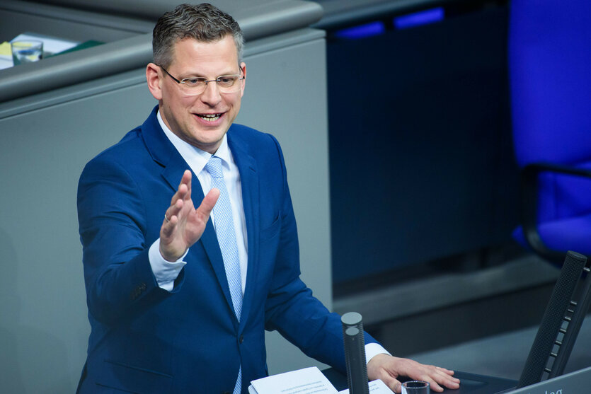 Christoph de Vries hält eine Rede im Bundestag