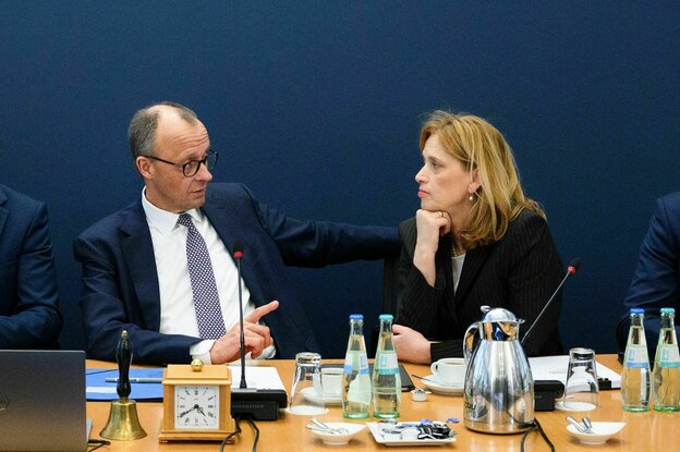 Friedrich Merz und Karin Prien bei einer Sitzung.