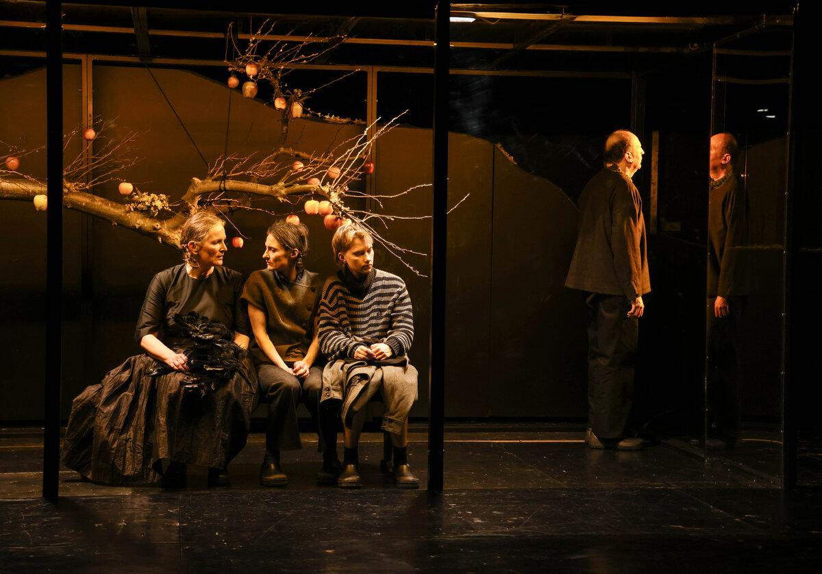 „Der Keim“ im Theater Bremen: Ersoffen in Bedeutung