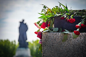 Blumen am Sowjetischen Ehrenmal im Treptower Park