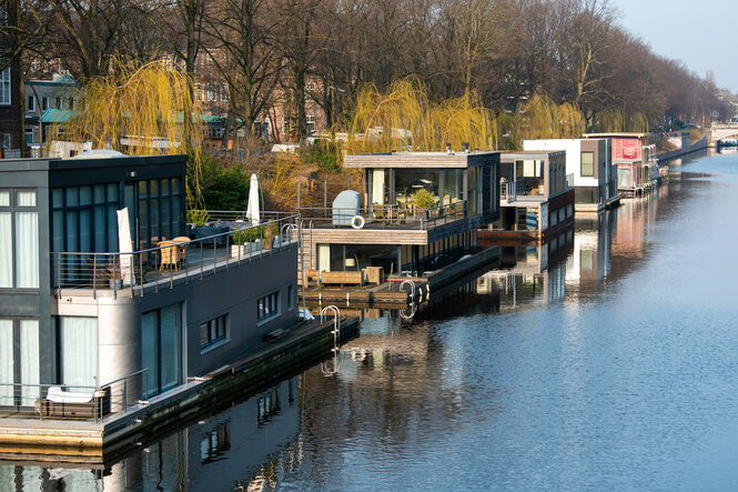 Schwimmende Häuser auf dem Hamburger Eilbekkanal