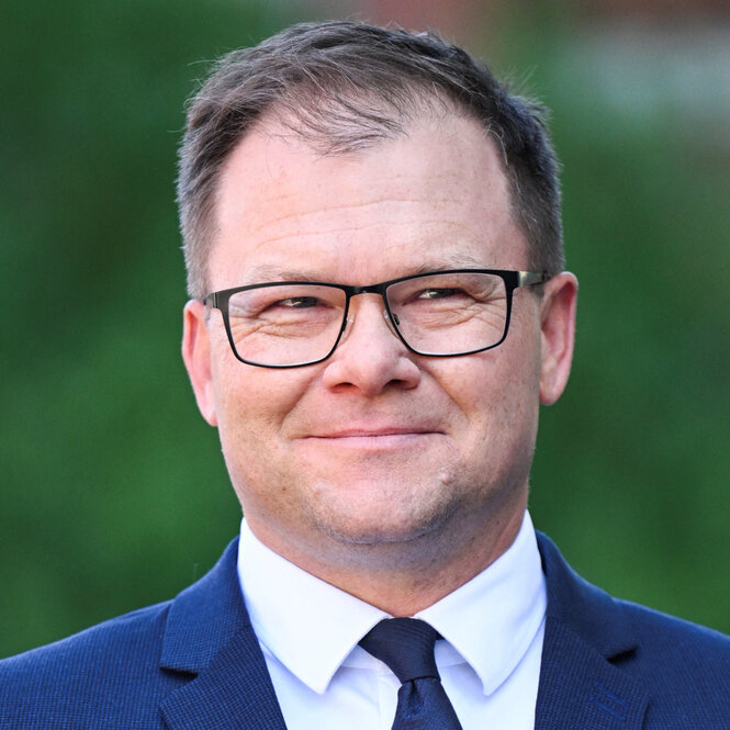 Porträt von Carsten Schneider