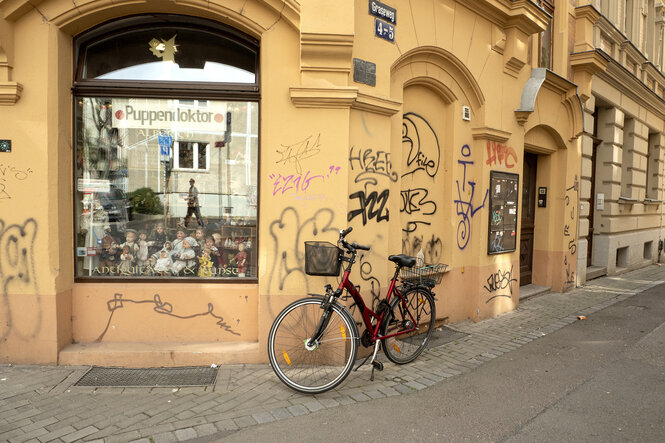 Schaufensterscheiben in einem Gründerzeithaus