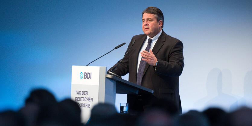 Sigmar Gabriel spricht beim Tag der Deutschen Industrie.