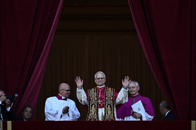 Winkender Papst