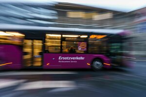 Bus mit Aufschrift Ersatzverkehr