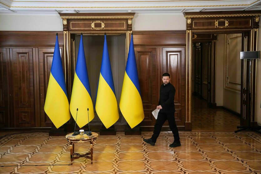 Der ukrainische Präsident, Wolodymyr Selenskyj, vor einer Pressekonferenz