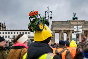 Bauerndemo in Berlin vor dem Brandenburger Tor