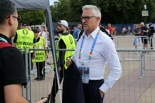 Gary Lineker vor dem Berliner Olympiastadion, 2024