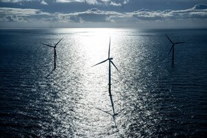 Windräder vor der Insel Borkum