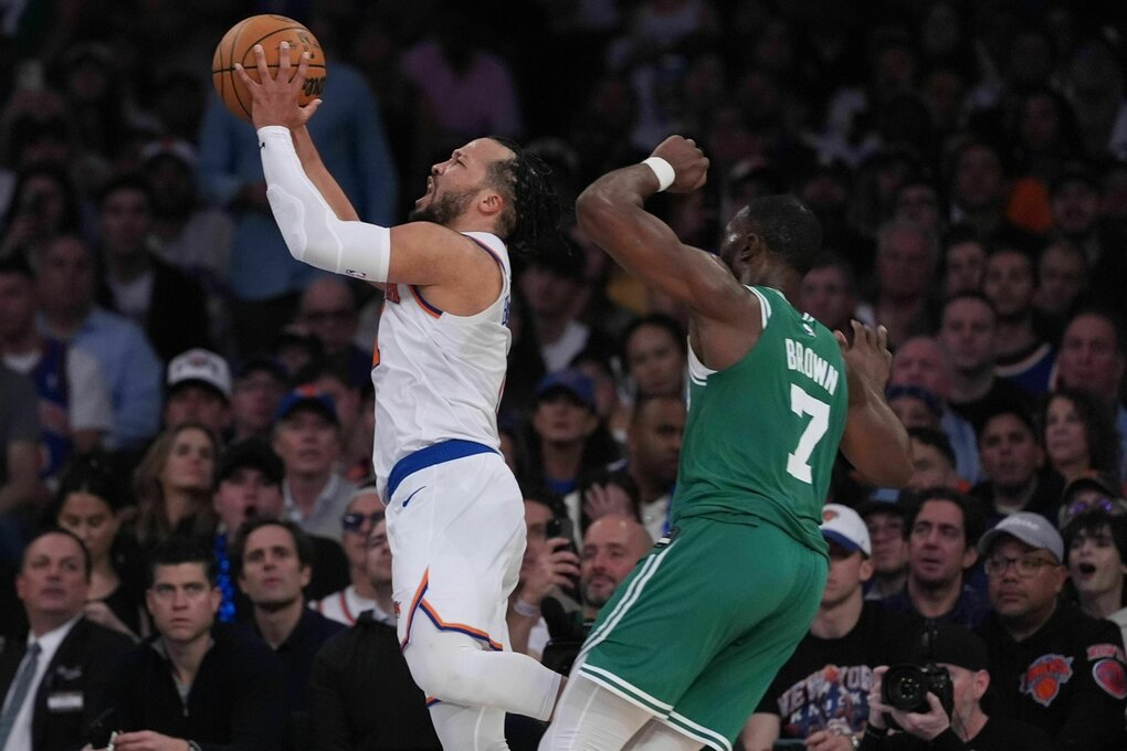 Jalen Brunson beim Wurf aus dem Sprung heraus
