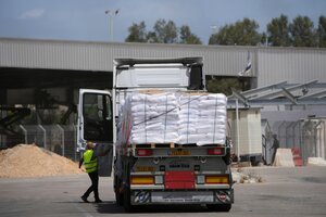 Ein LKW beladen mit Hilfsgütern