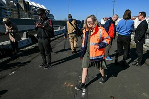 Ute Bonde besichtigt die marode A100-Brücke