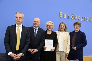 Die Wirtschaftsweisen in der Bundespressekonferenz