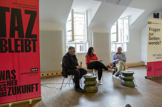 Ein Podium mit Pascal Beucker, Yazguelue Zeybek und Paul SChäfer